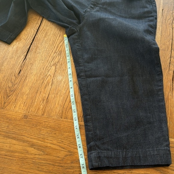 New St. John's Bay Capri, 10, Dark Rinse Blue, Slenderizing! - Picture 6 of 10